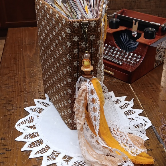 Gratitude Soft Plush Cover Fall Junk Journal - Picture 3 of 13